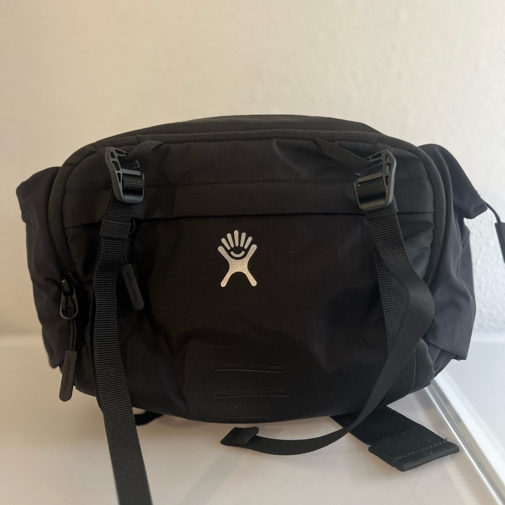 5L Down Shift Hydration Hip Pack Black